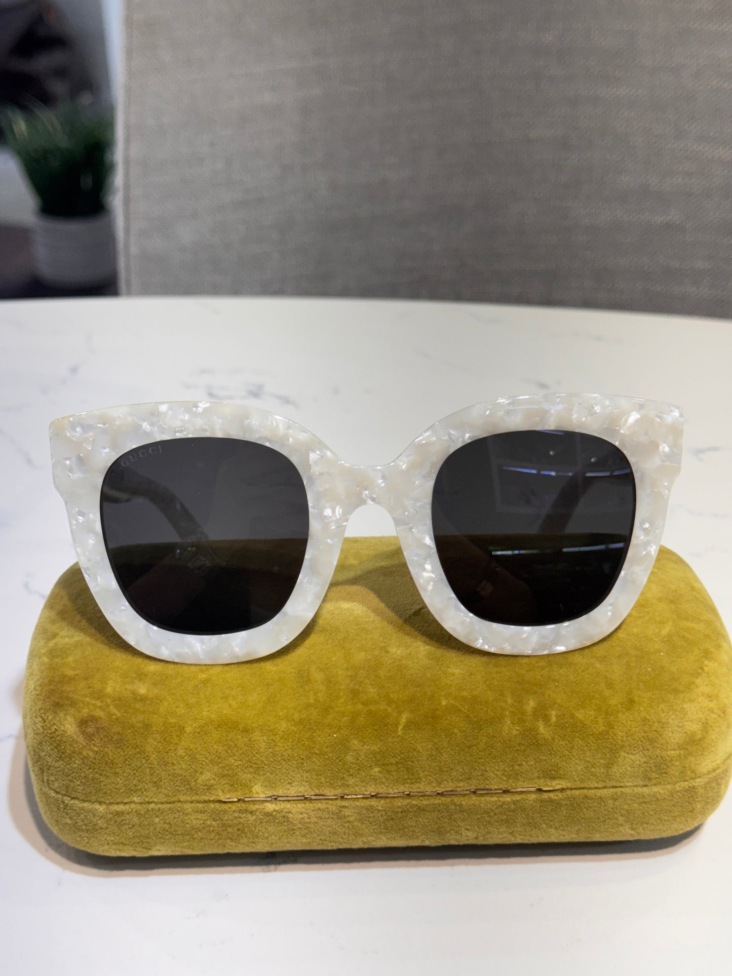 Pre-Owned Gucci Round Frame Star Sunglasses