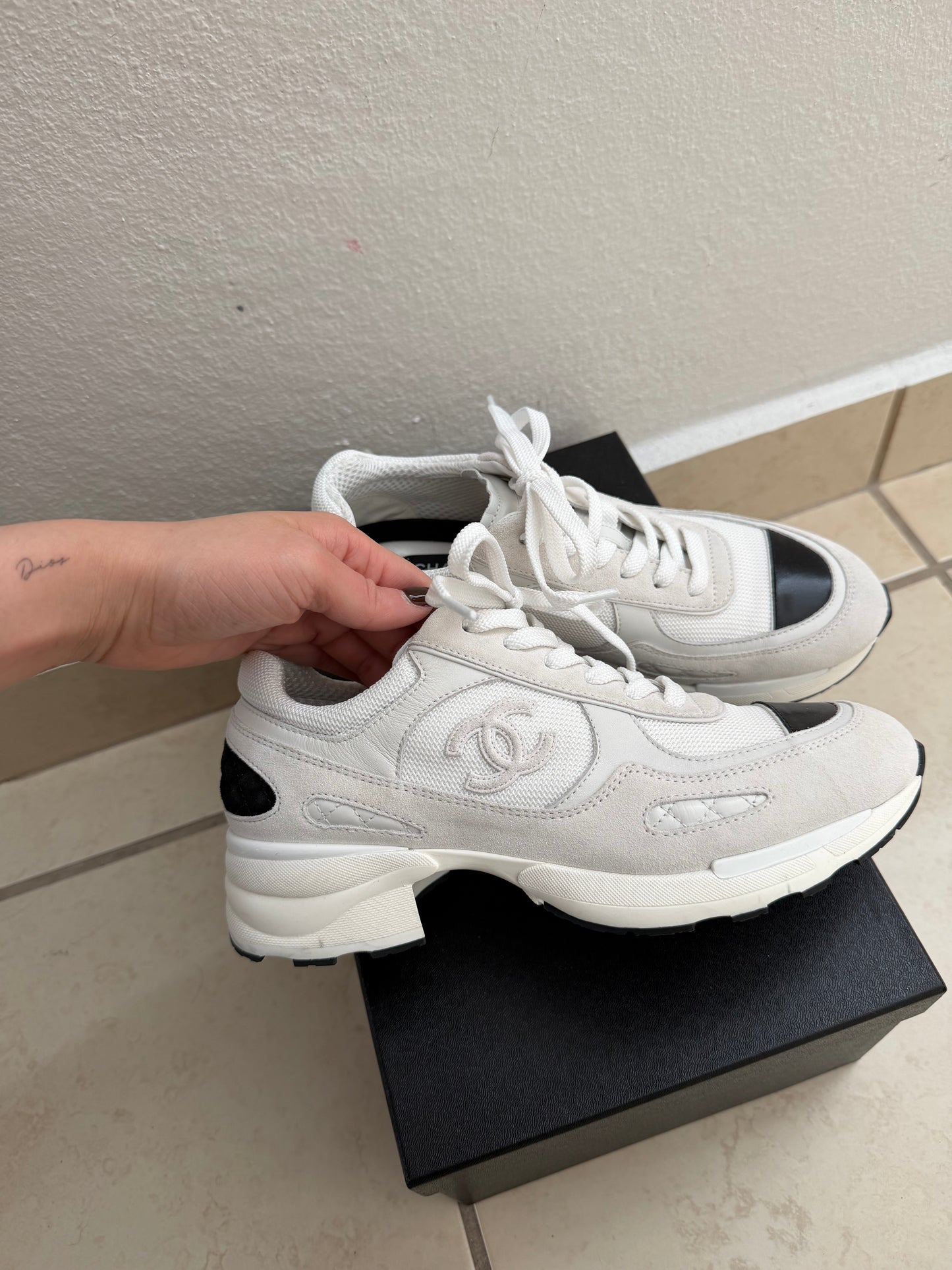 Pre-Owned Like New CC Sneakers White & Black Size 39