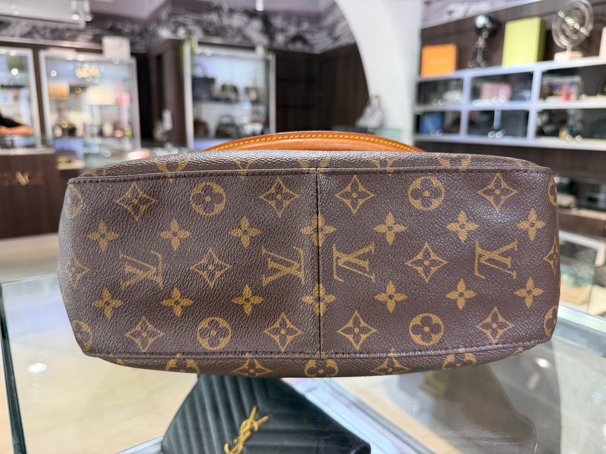 Pre-Owned LV Monogram Looping GM Shoulder Bag