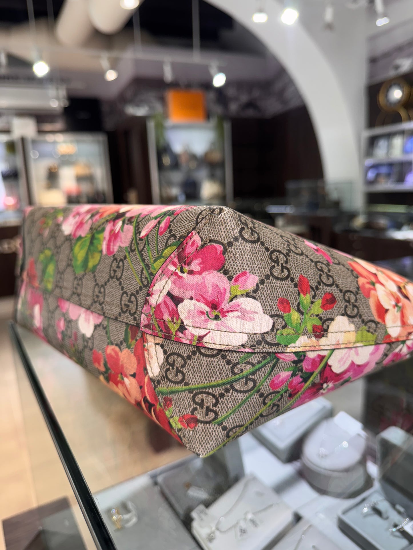 Gucci Blooms GG Supreme Tote