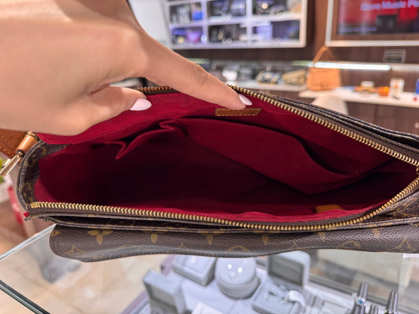 Louis Vuitton Monogram Viva Cite GM