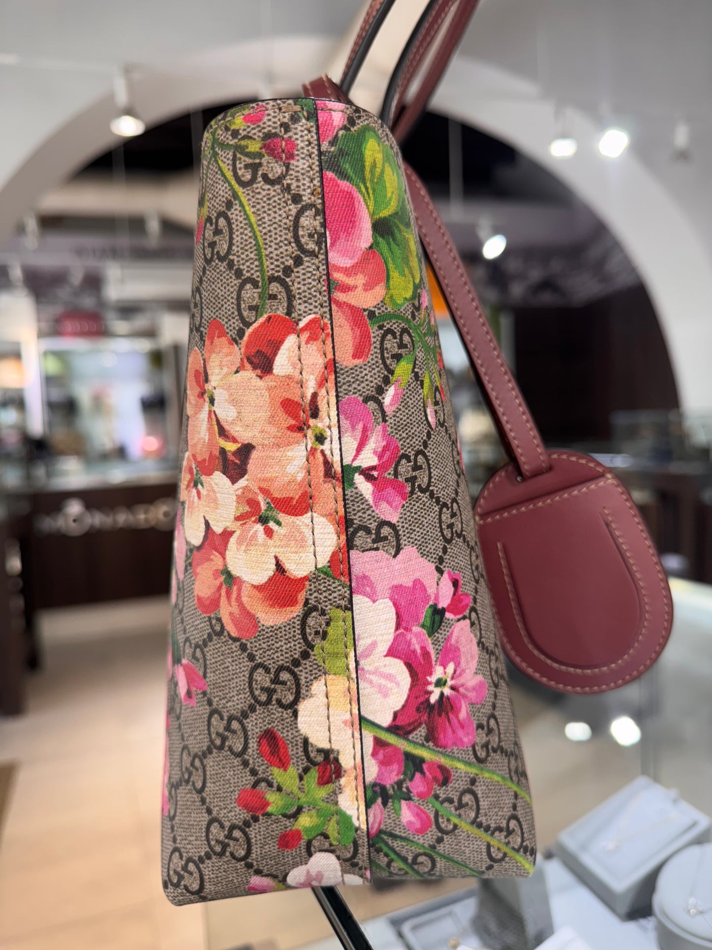 Gucci Blooms GG Supreme Tote