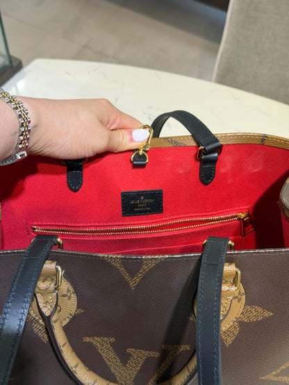 Pre-Owned LV OnTheGo MM Reverse Monogram