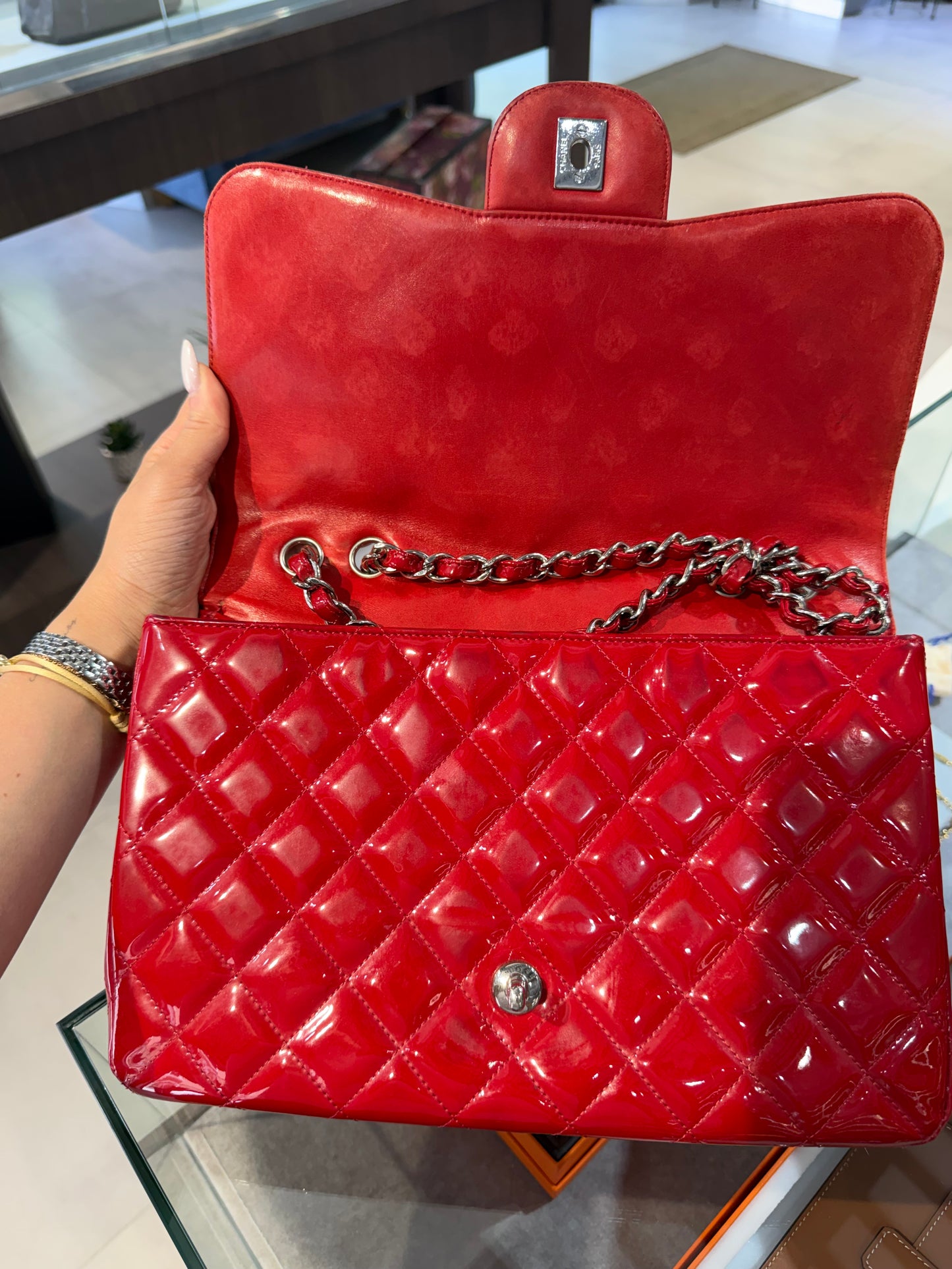 Pre-Owned CC Red Patent Jumbo Single Flap Silver Hardware 2009-2010