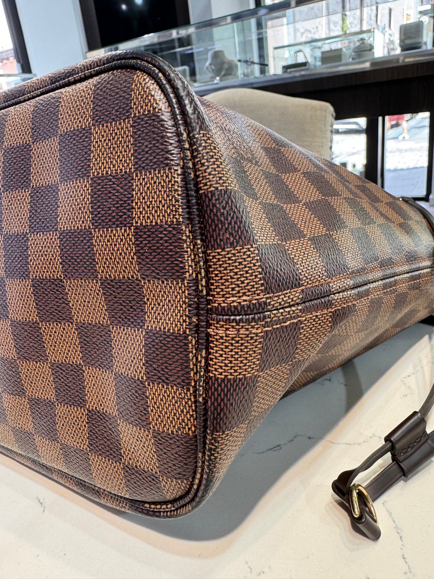 Louis Vuitton Neverfull MM Damier Ebene.