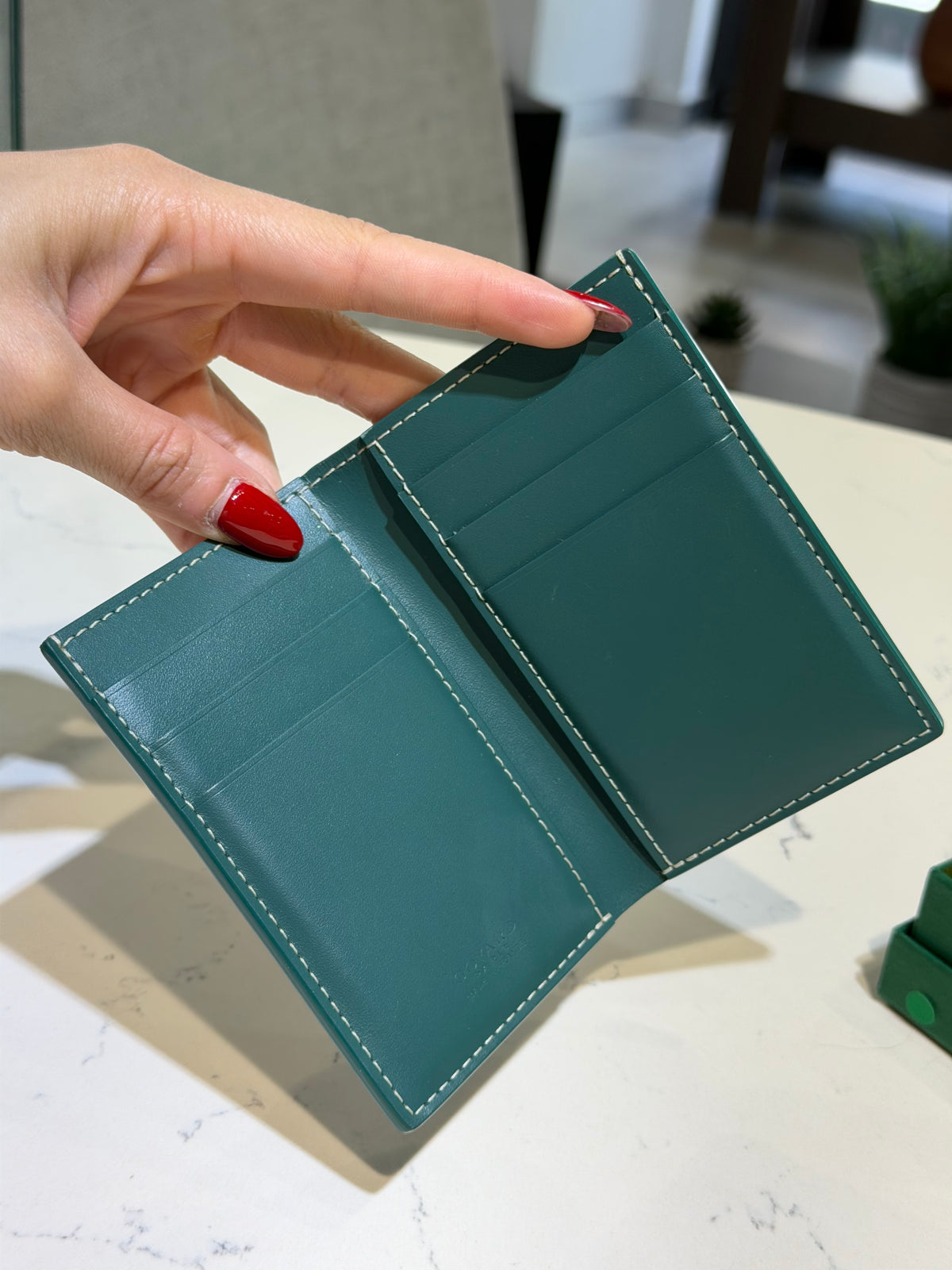Pre-Owned Goyardine Saint Pierre Green Card Holder