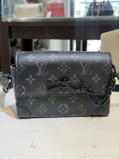 Pre-Owned LV Monogram Elipse Wearable Wallet