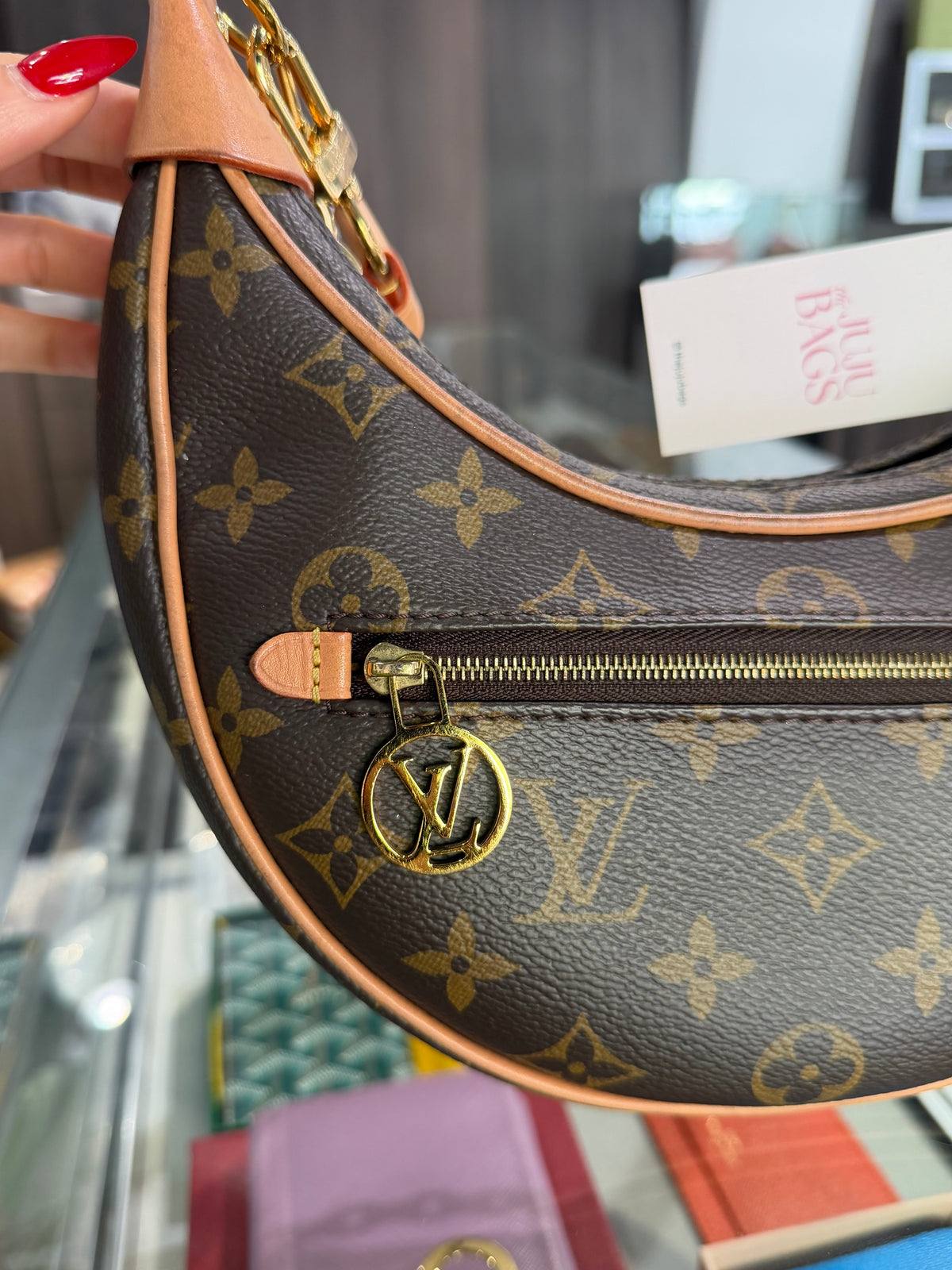 Pre-Owned Louis Vuitton Monogram Loop