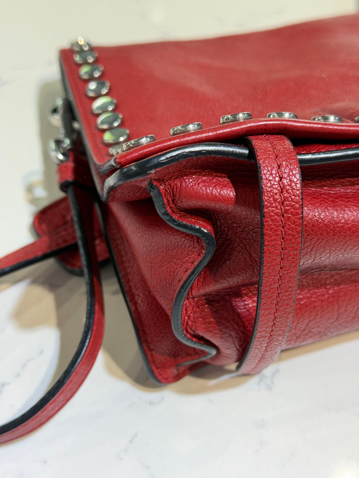 Pre-Owned Red Etiquette Messenger Bag