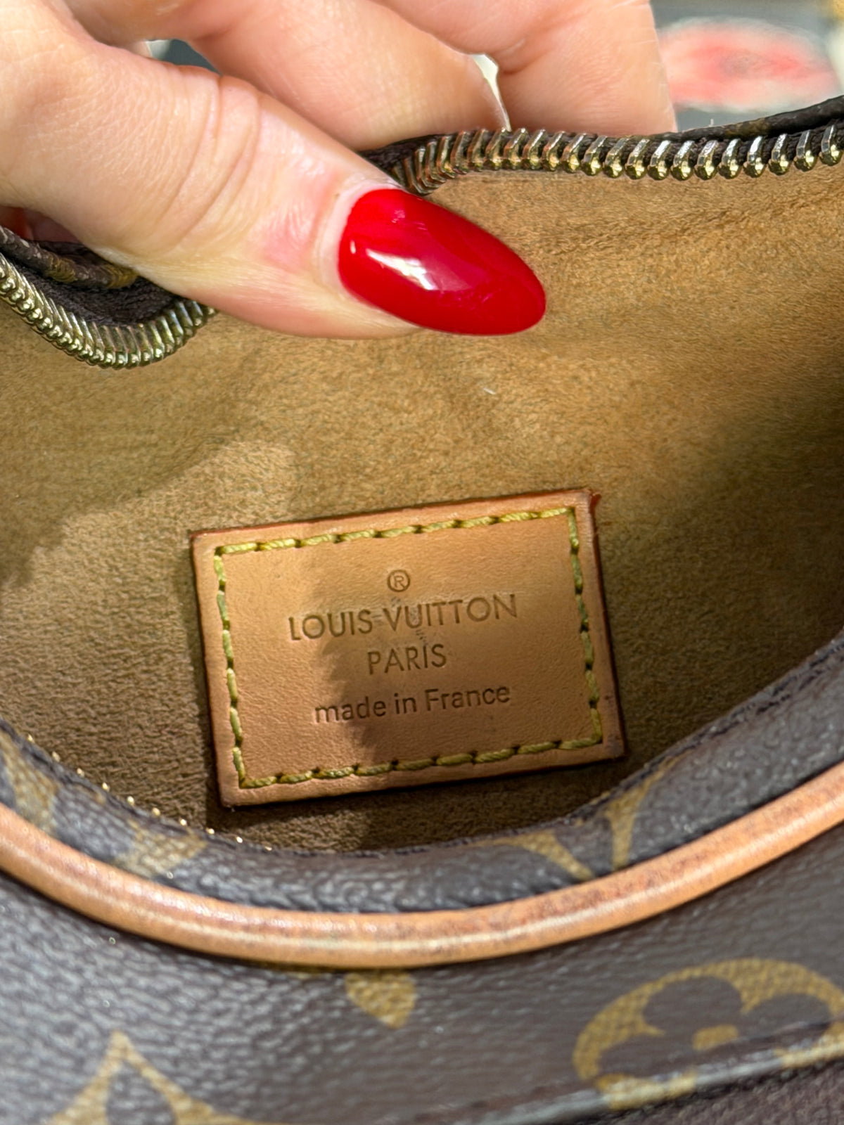 Pre-Owned Louis Vuitton Monogram Loop