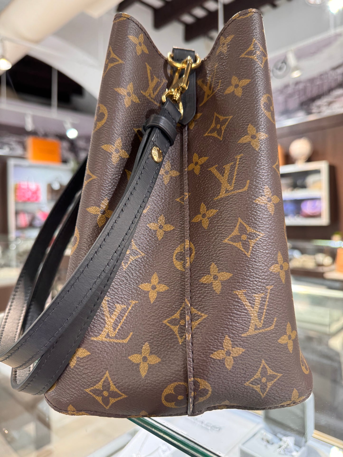 Louis Vuitton NeoNoe Monogram Black