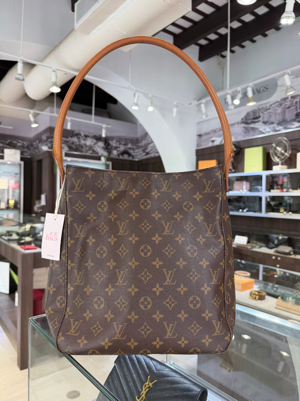 Pre-Owned LV Monogram Looping GM Shoulder Bag