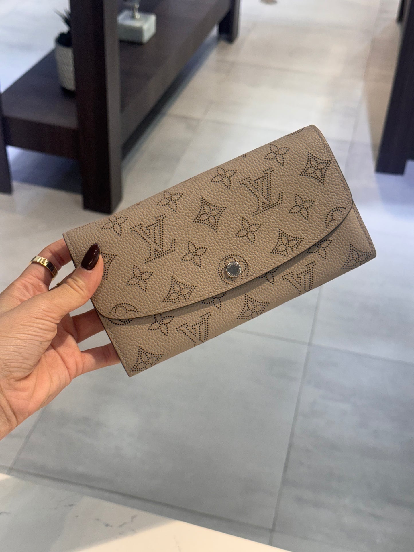 Louis Vuitton Monogram Mahina Iris Wallet
