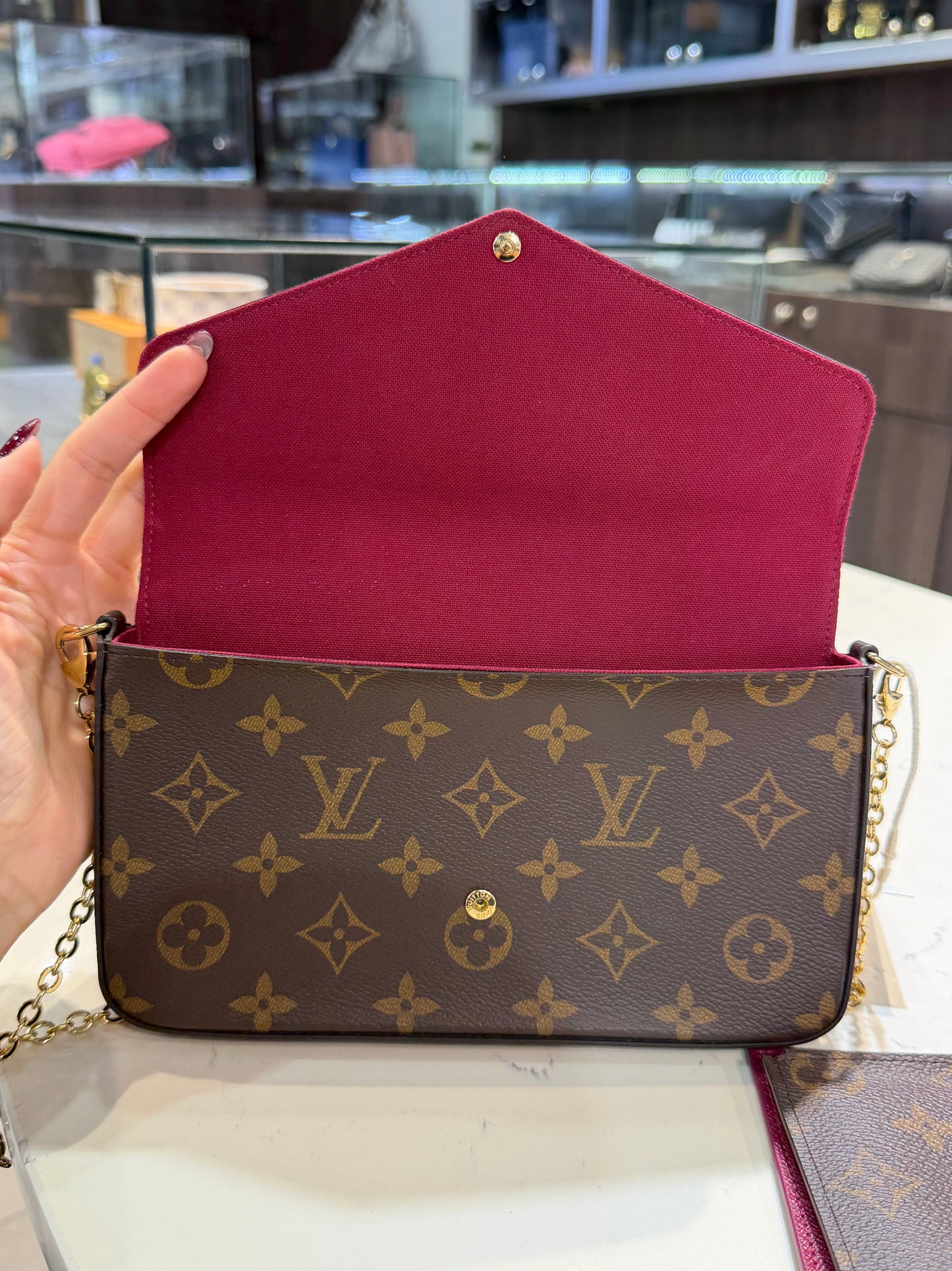 Pre-Owned LV Pochette Monogram Félicie