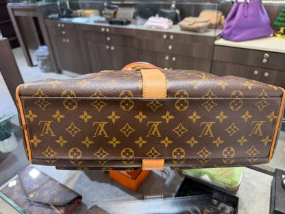 Pre-Owned LV Monogram Manhattan GM