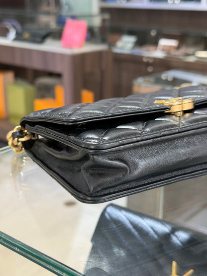 Pre-Owned CC Black Quilted Lambskin WOC Gold Hardware