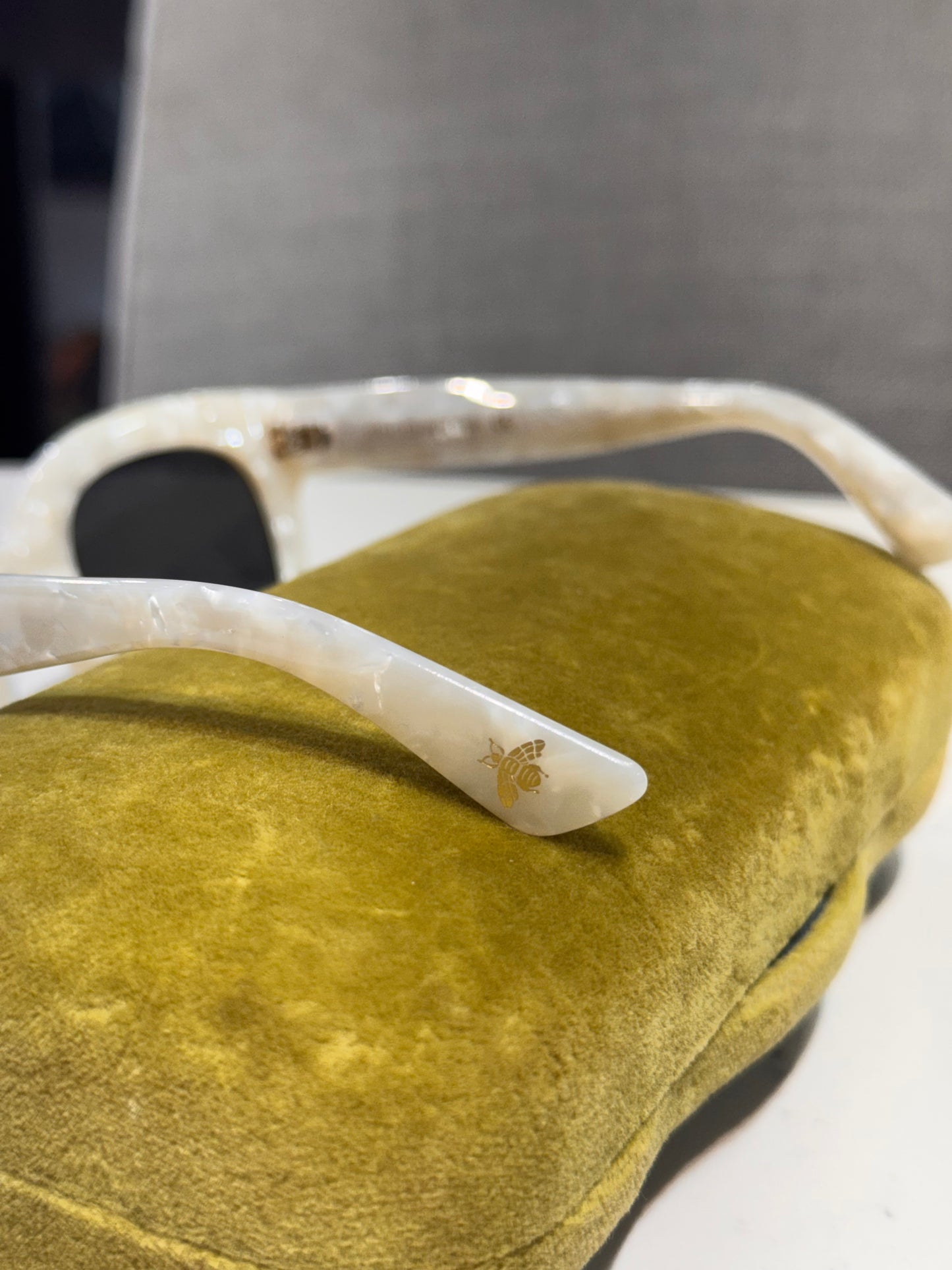 Pre-Owned Gucci Round Frame Star Sunglasses