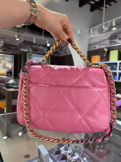 Pre-Owned Pink Lambskin CC 19 Small Flap