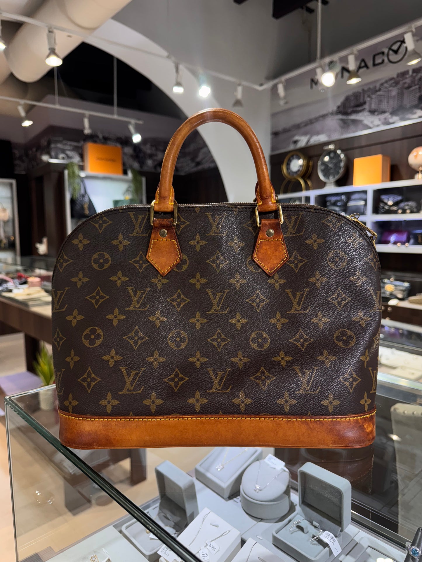 Pre-owned Louis Vuitton Monogram Alma MM