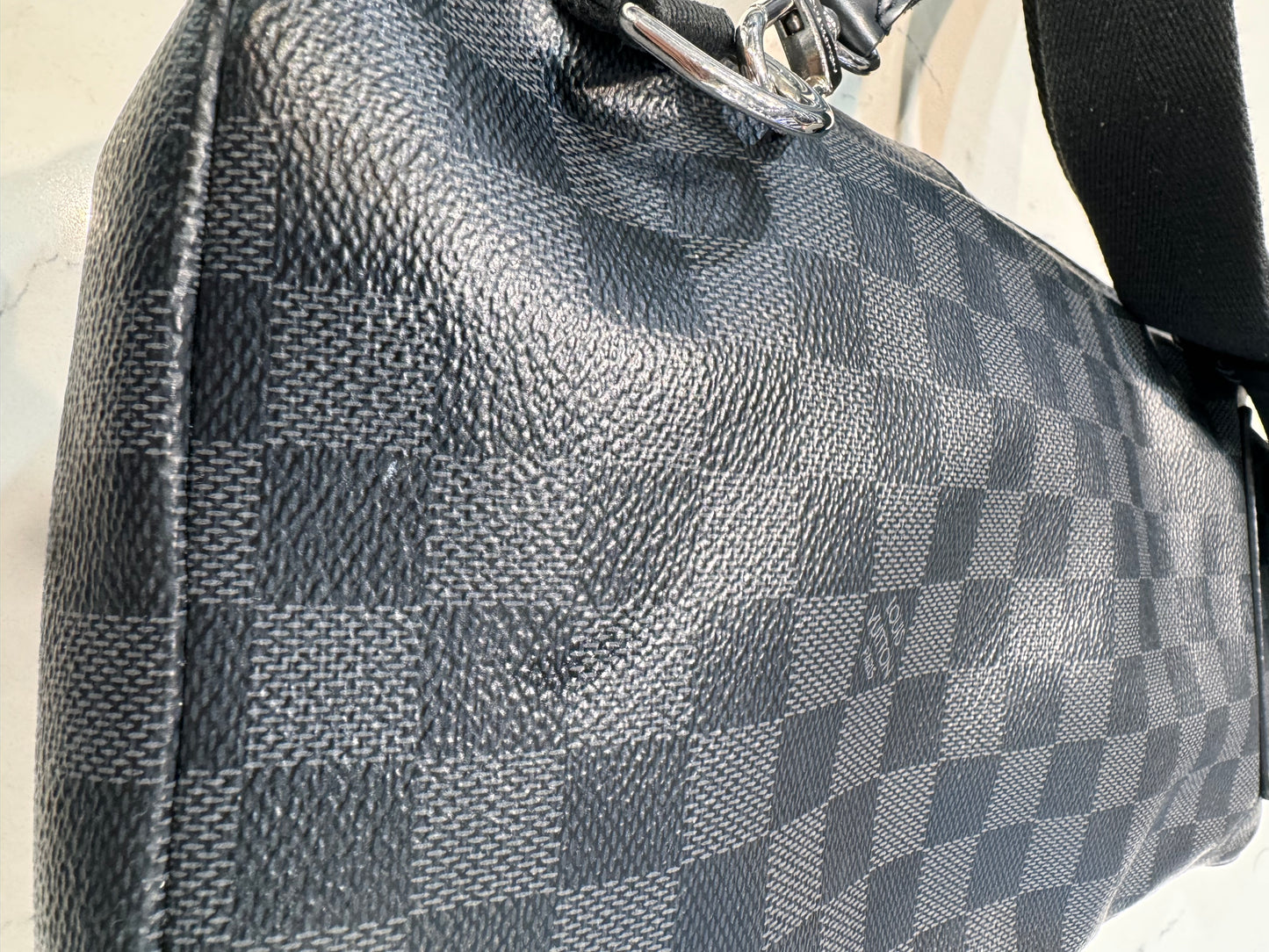 Louis Vuitton Avenue Sling Damier Graphite