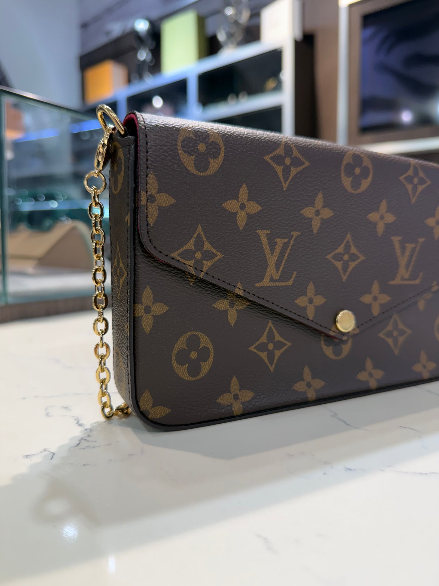 Pre-Owned LV Pochette Monogram Félicie