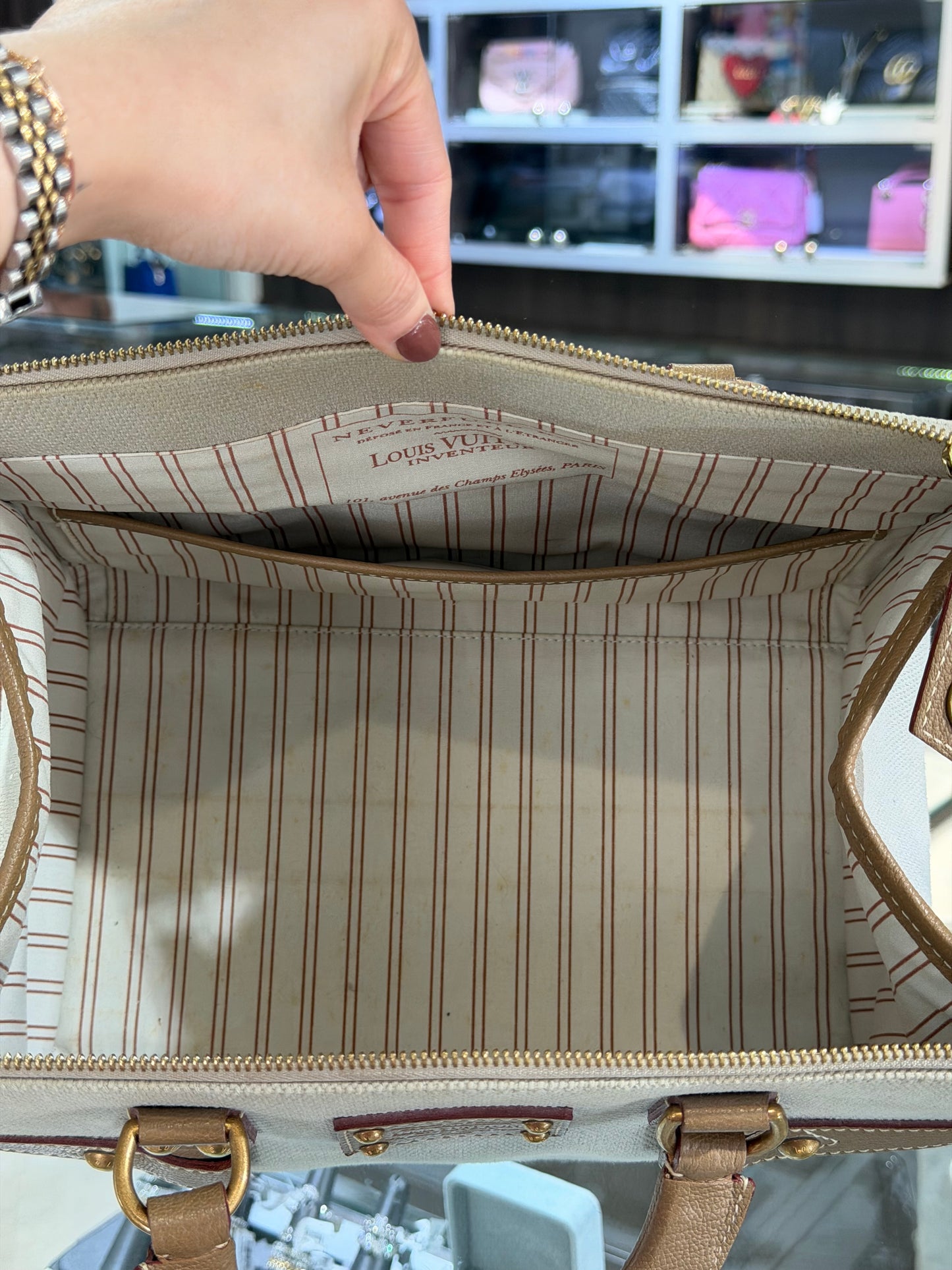 Pre-Owned LV Toile Trianon Sac Neverfull Weekender 30 Beige