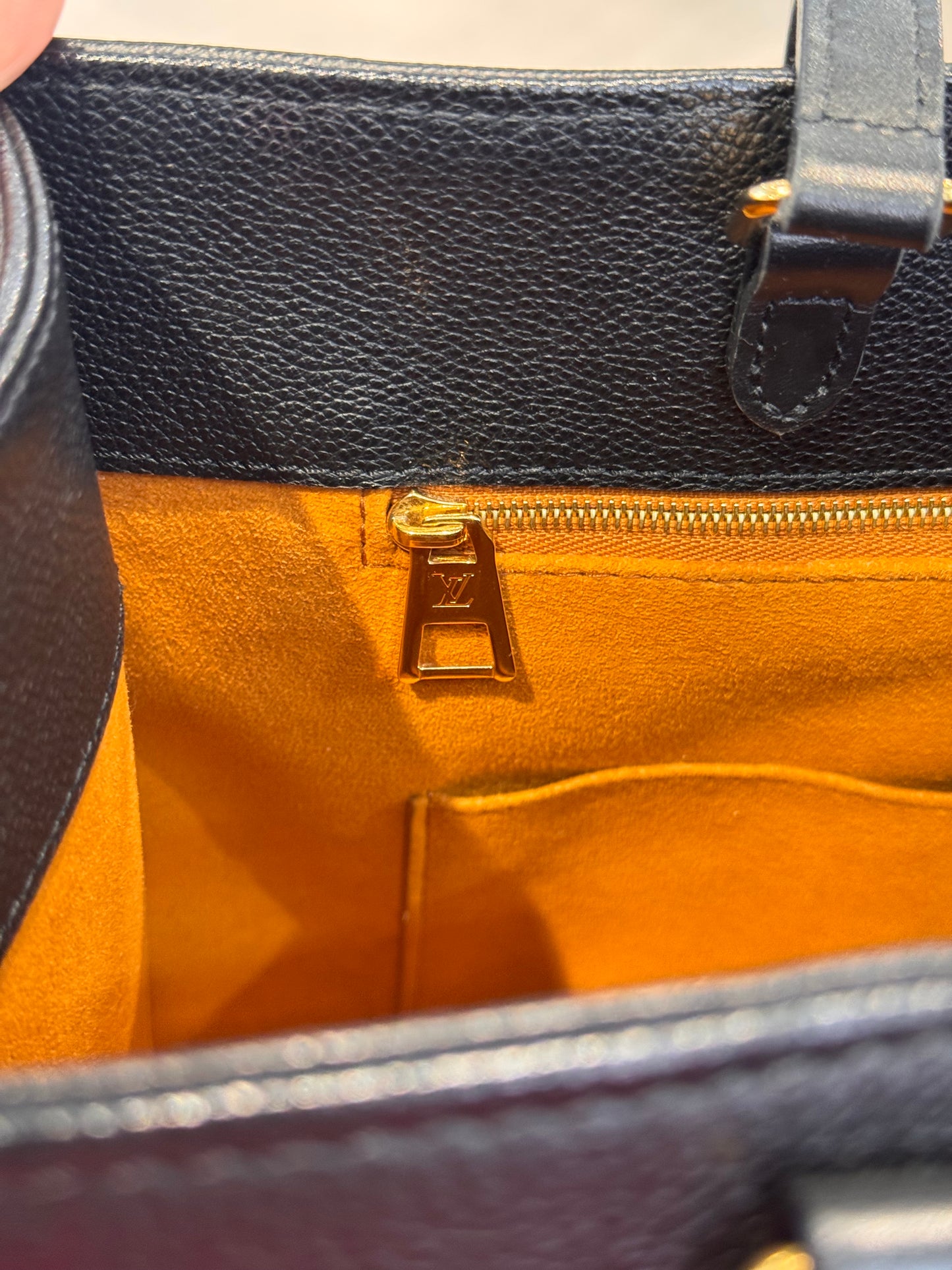 Louis Vuitton OnTheGo MM Empreinte  Noir Obscur