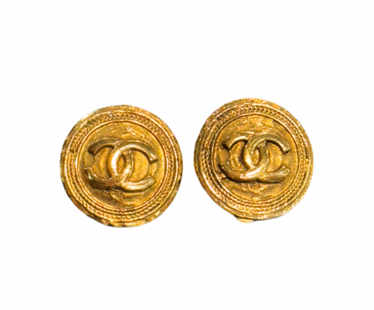 Chanel CC Small Earrings.