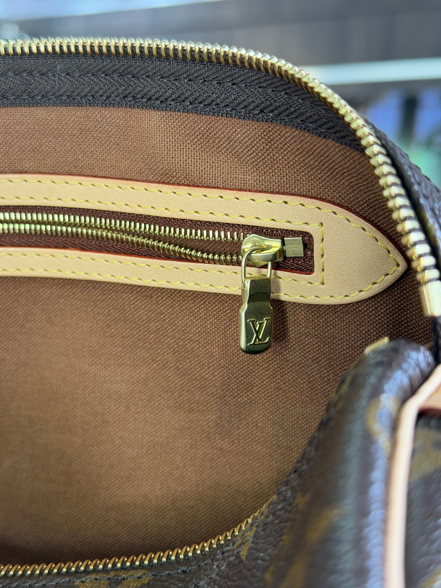 Louis Vuitton Monogram Speedy 30