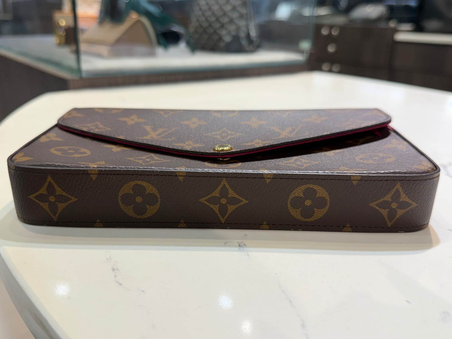 Pre-Owned LV Pochette Monogram Félicie