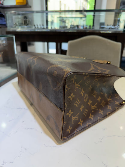 Pre-Owned LV OnTheGo MM Reverse Monogram