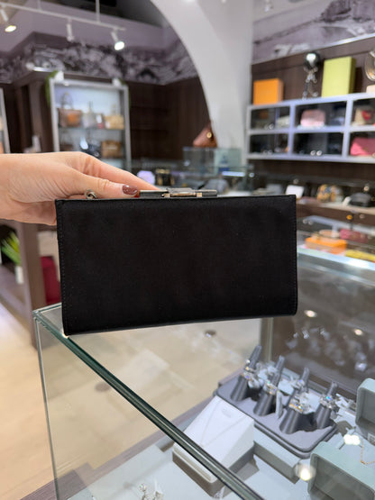 Pre-Owned Salvatore Ferragamo Black Satin Clutch