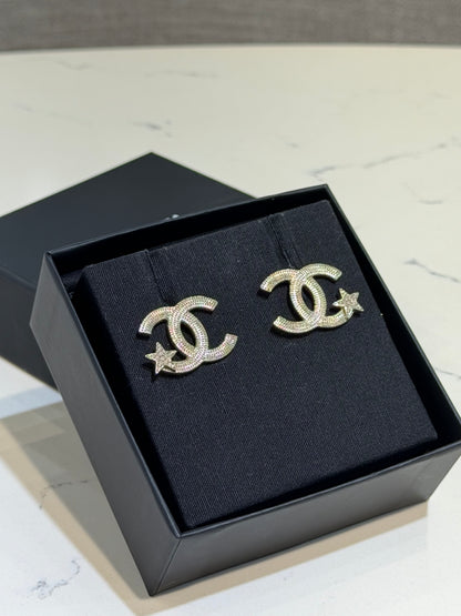 Like New CC Star Stud Earrings Light Gold Hardware