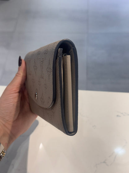 Louis Vuitton Monogram Mahina Iris Wallet