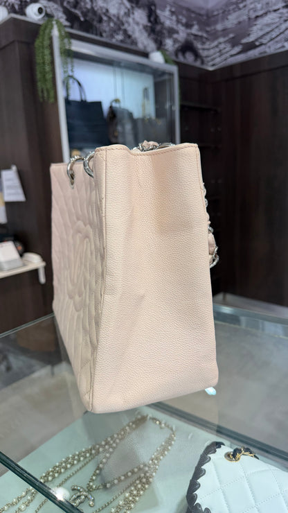 Pre-Owned CC Caviar Shopping Tote Light Pink Silver Hardware