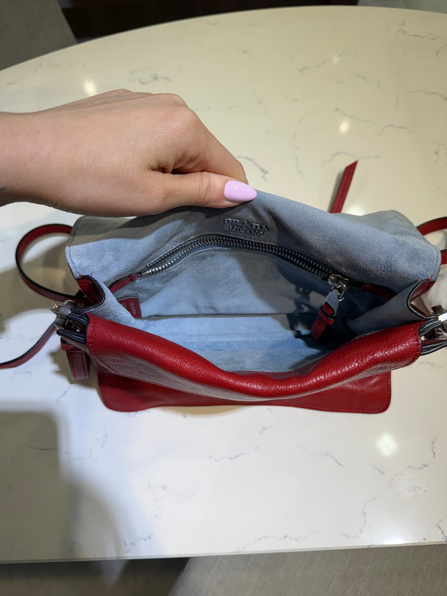 Pre-Owned Red Etiquette Messenger Bag