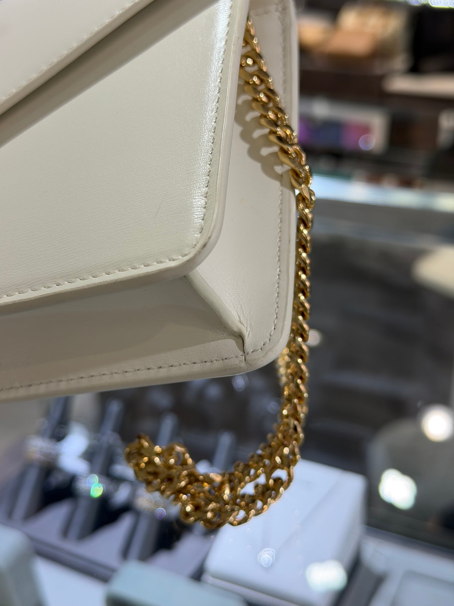 Pre-Owned Wallet On Chain Margo In Shiny Calfskin Gold Hardware