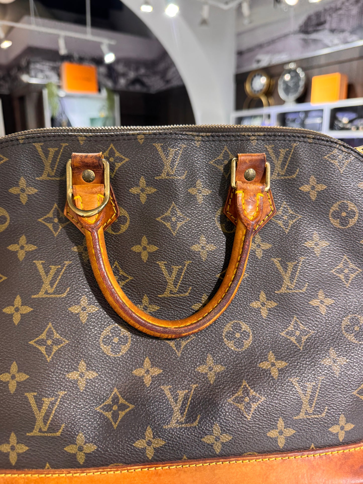 Pre-owned Louis Vuitton Monogram Alma MM