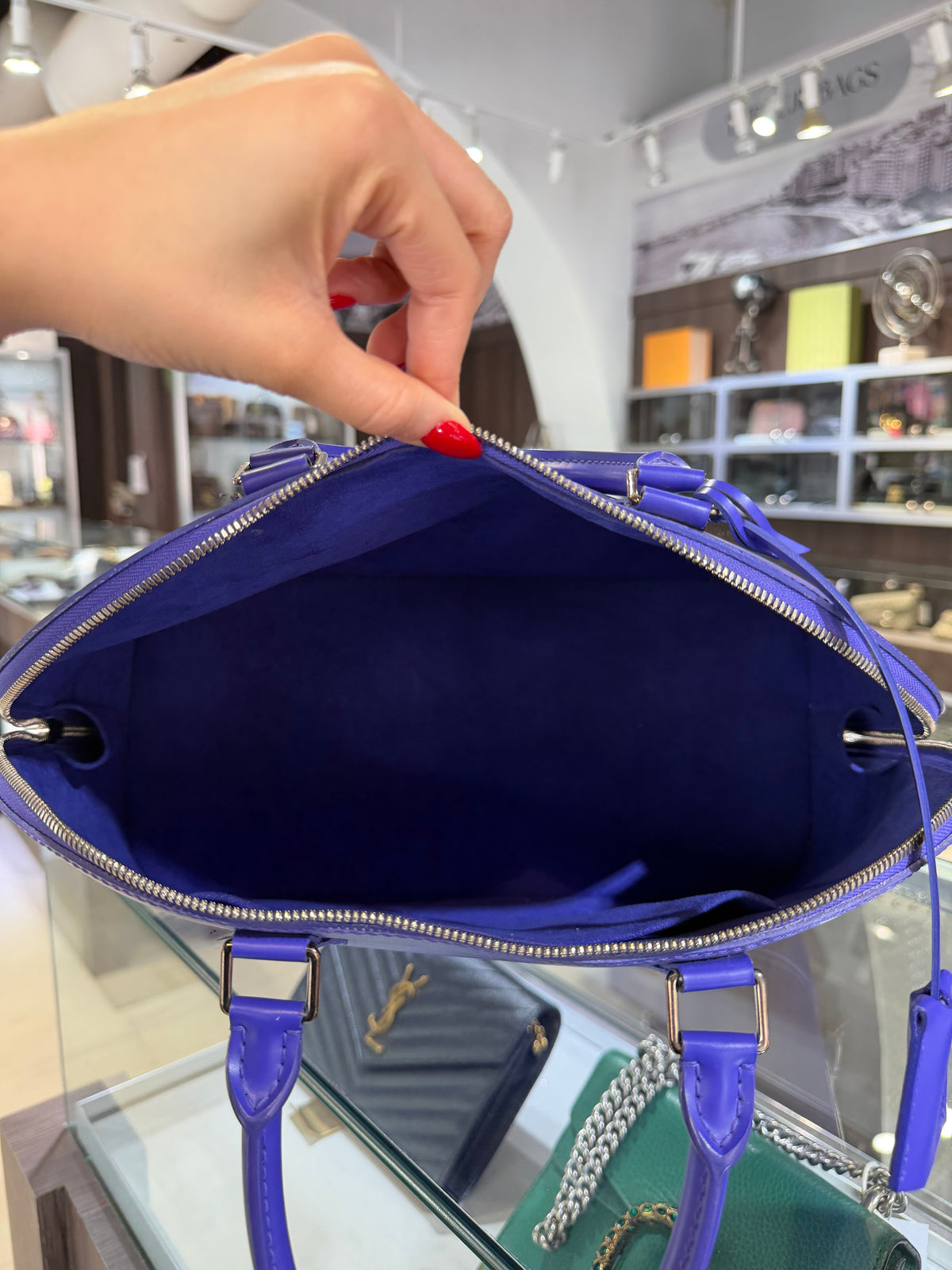 Pre-Owned LV Alma GM Epi Leather