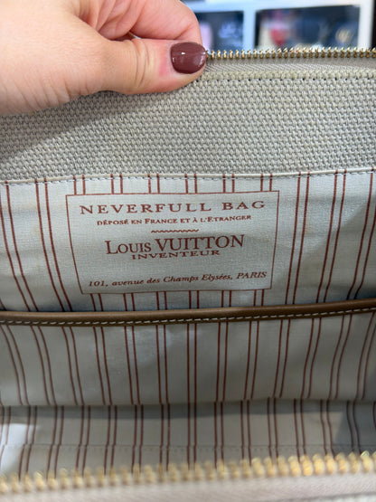 Pre-Owned LV Toile Trianon Sac Neverfull Weekender 30 Beige
