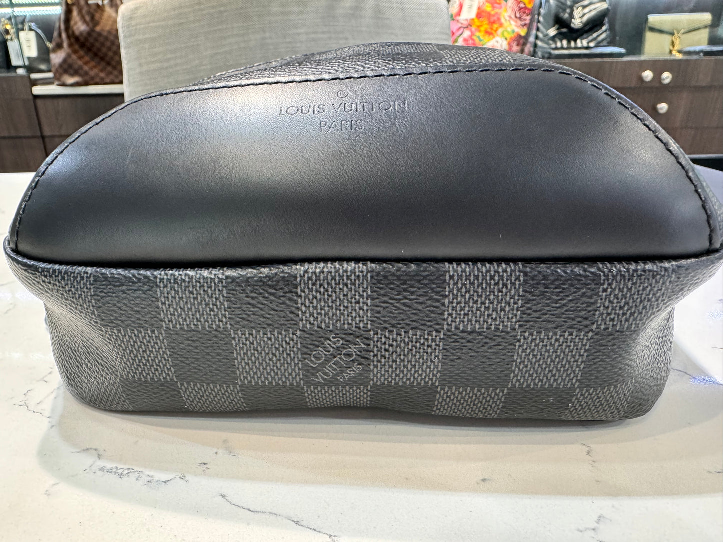 Louis Vuitton Avenue Sling Damier Graphite