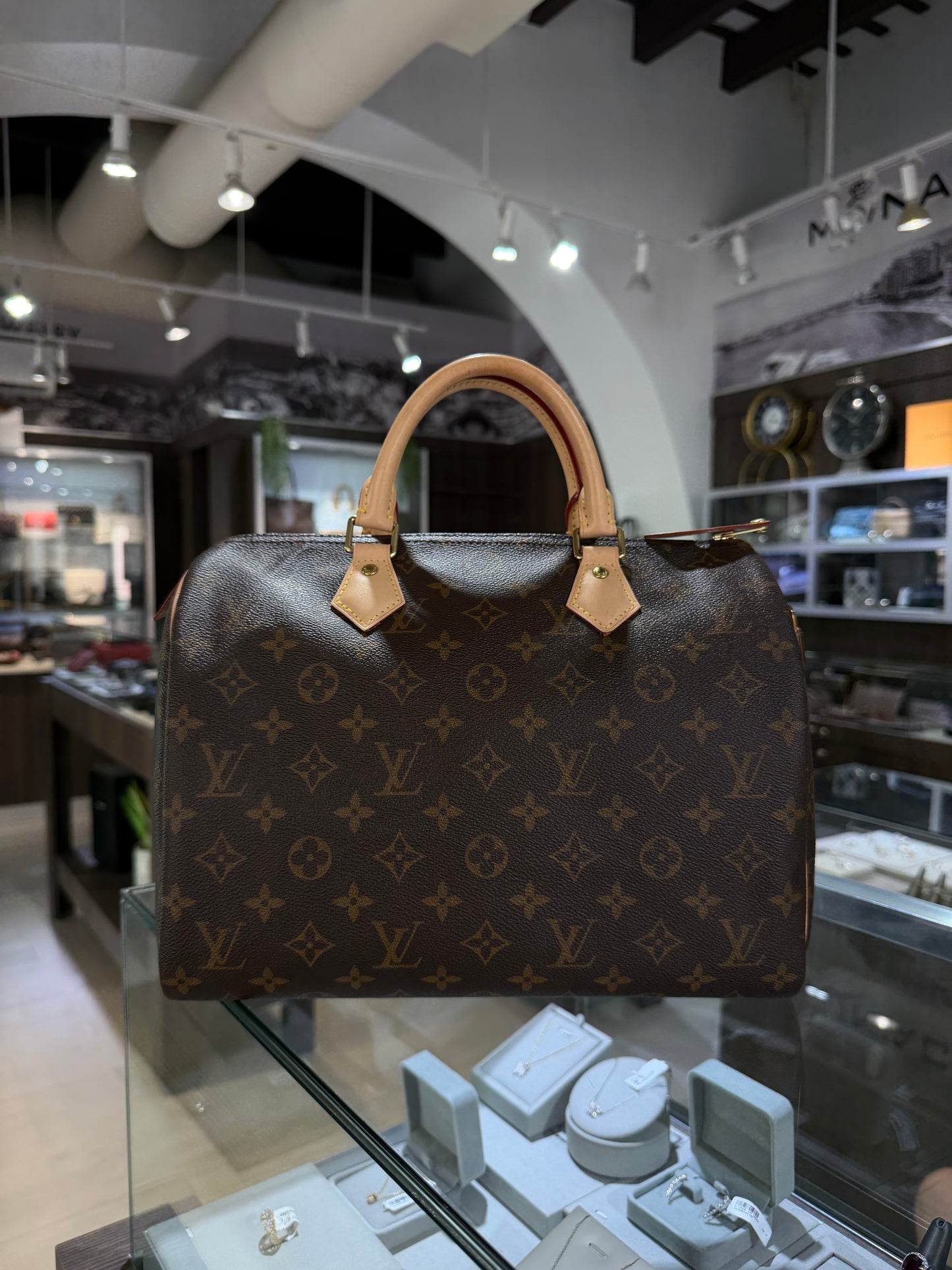 Louis Vuitton Monogram Speedy 30