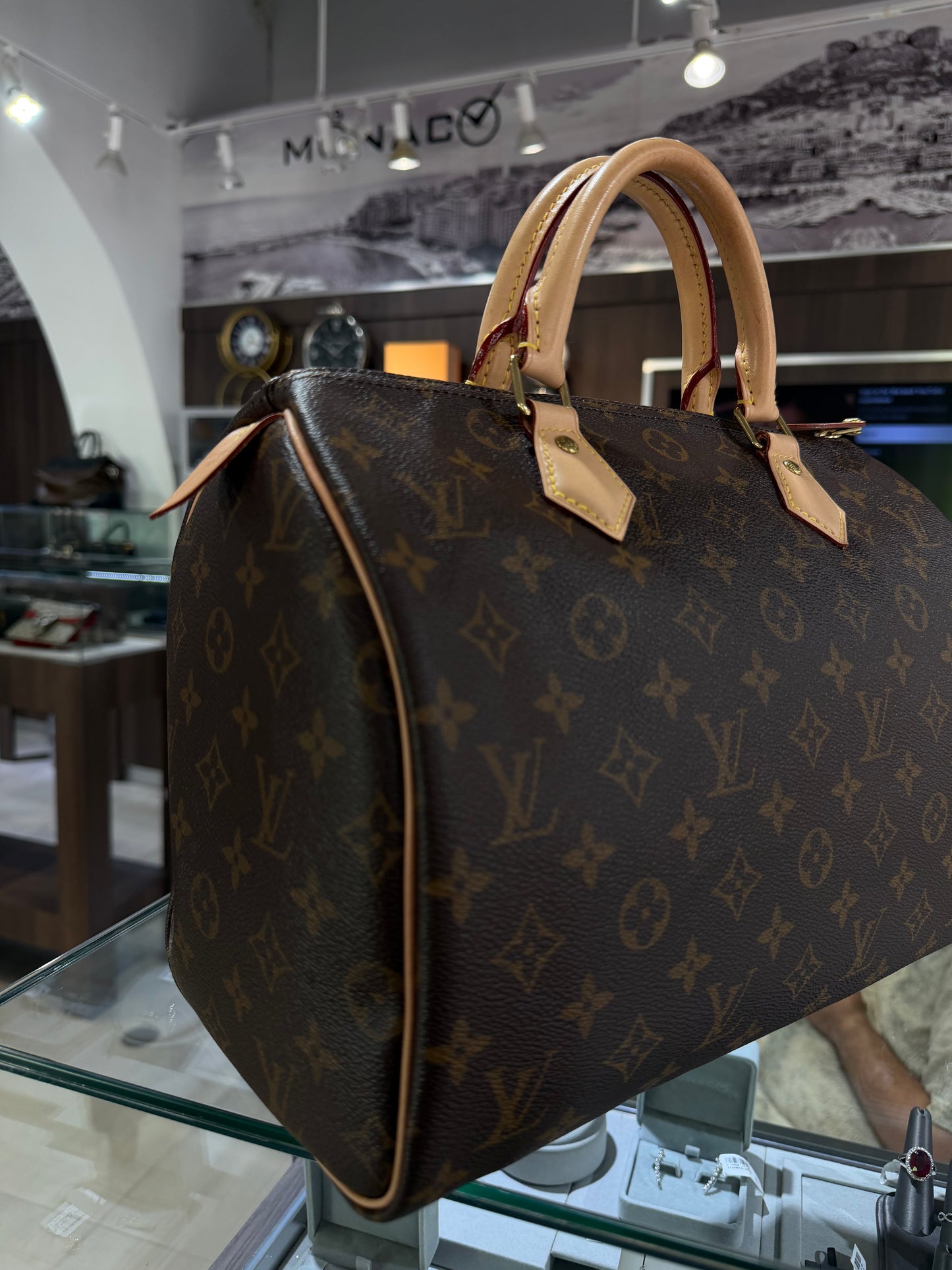 Louis Vuitton Monogram Speedy 30