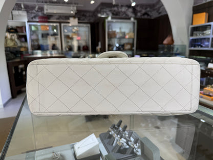 Pre-Owned CC White Caviar Maxi Single Flap