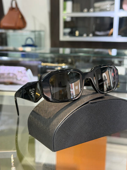 Pre-Owned Prada Acetate Symbole Sunglasses SPR 17W Black