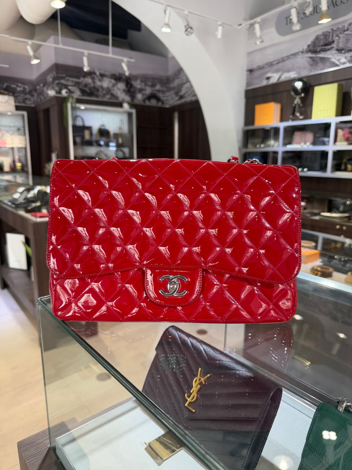 Pre-Owned CC Red Patent Jumbo Single Flap Silver Hardware 2009-2010