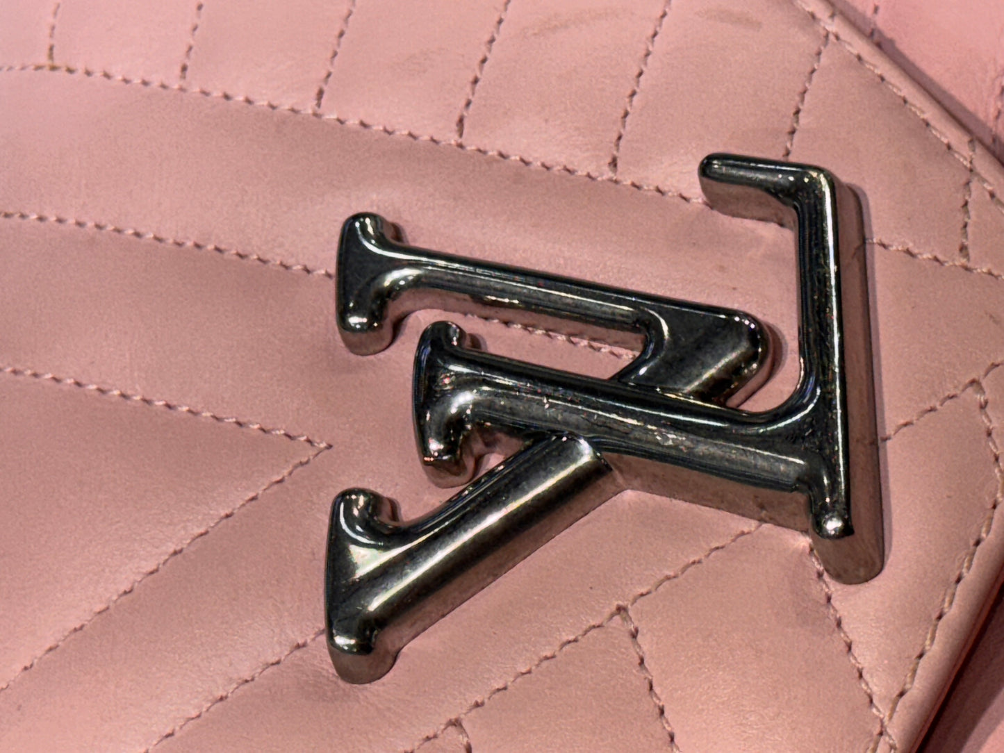 Louis Vuitton Leather New Wave MM