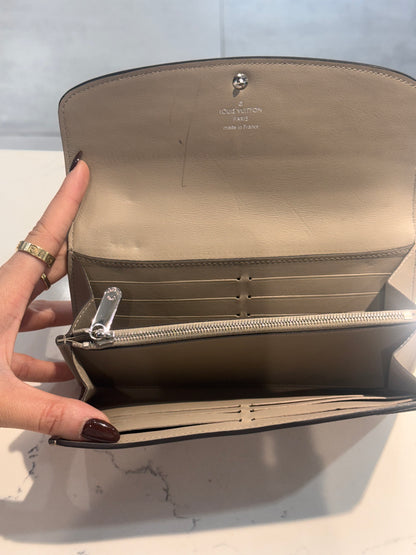 Louis Vuitton Monogram Mahina Iris Wallet