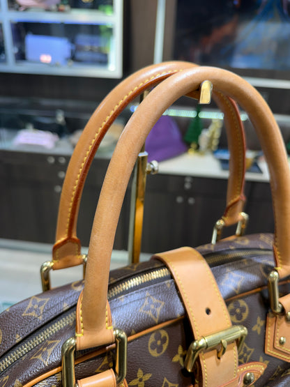 Pre-Owned LV Monogram Manhattan GM