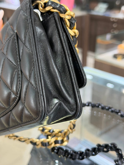 Pre-Owned CC Black Quilted Lambskin WOC Gold Hardware